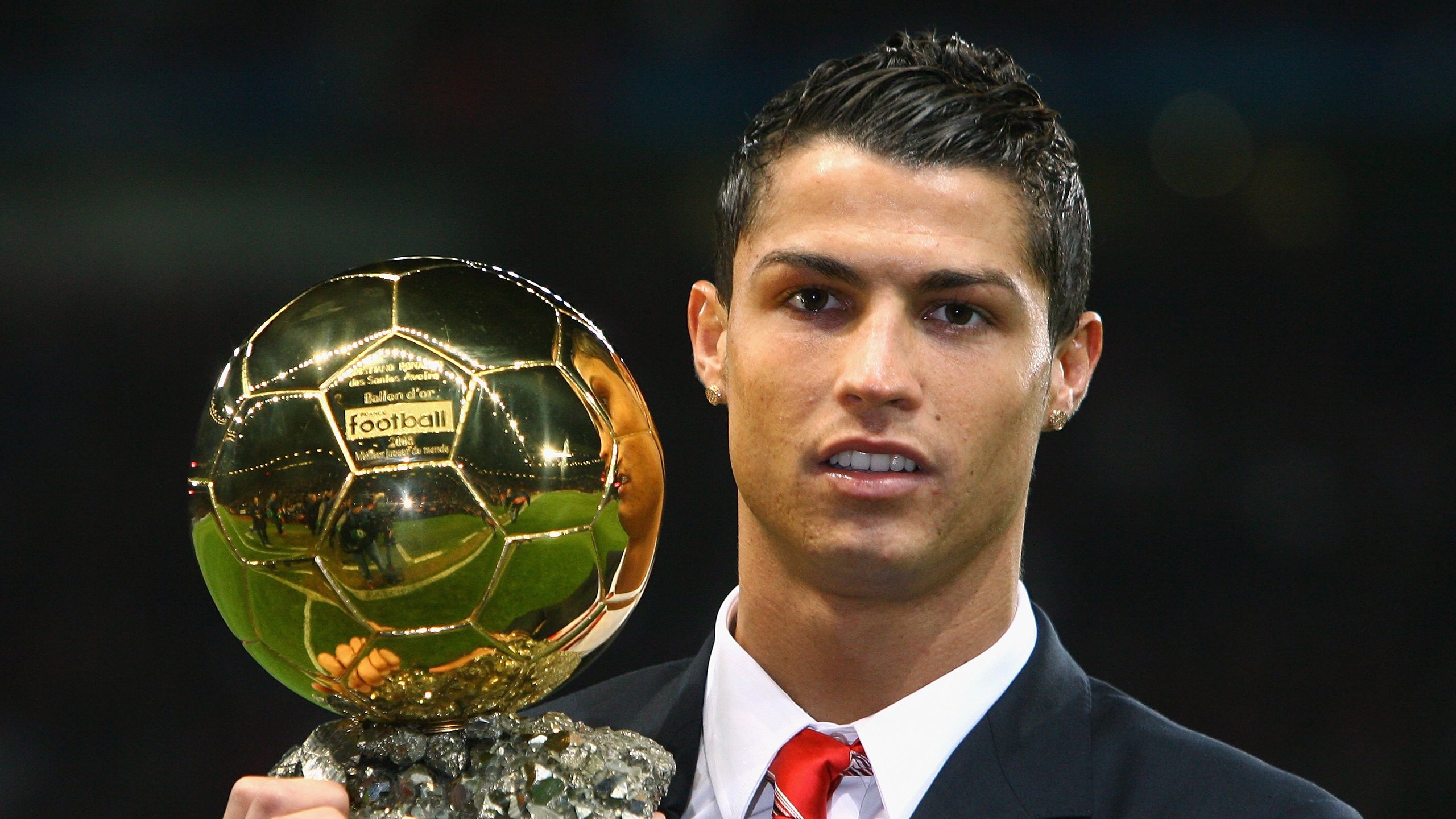 “法甲激战正酣，冠军冠军悬念愈发浓重”，法甲冠军2021