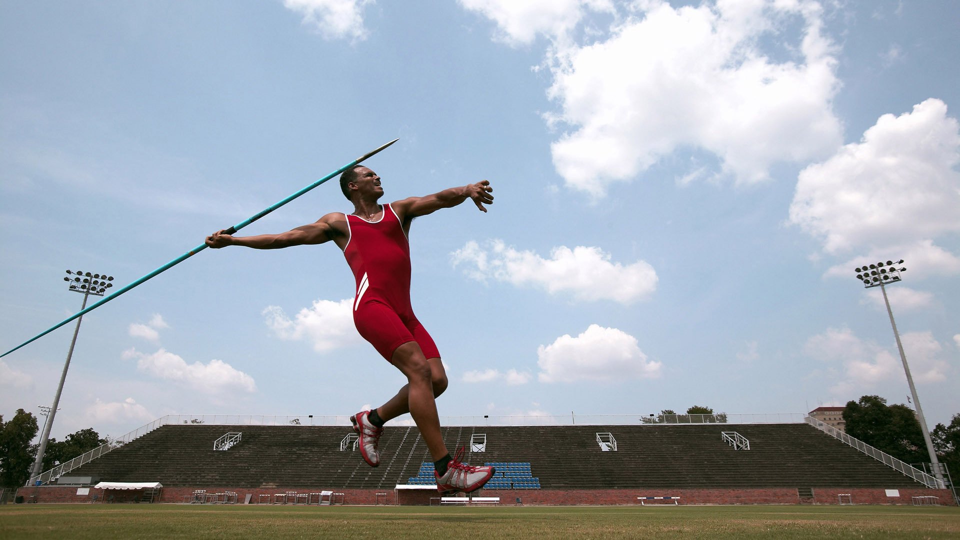 国际足球裁判培训班在中国连续举办,判罚水平提升,中国国际级足球裁判